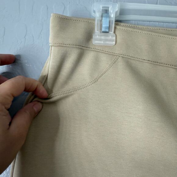 Old Navy School Uniform Ponte-Knit Jeggings, Rolled Oats, 20 Plus 877991 - Picture 3 of 8